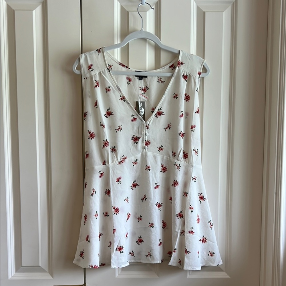 Zenobia White Cream Ruffled Sleeveless Blouse